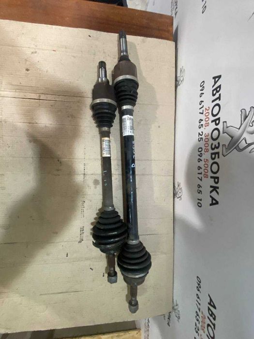 Піввісь передня права та ліва пежо  2008