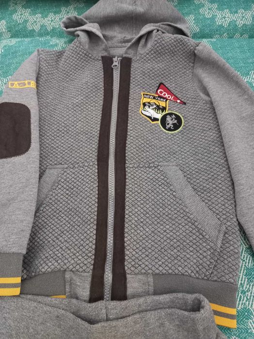 Продам Костюм трійка