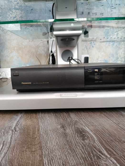 Telewizor Panasonic 32 cale ze stolikiem
