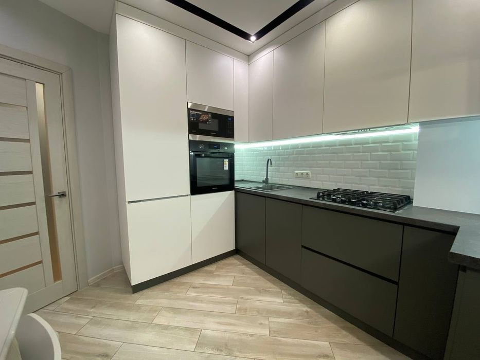 Здам 2-х кв,Святопетрівське,Б-р Л.Украінки 10-в