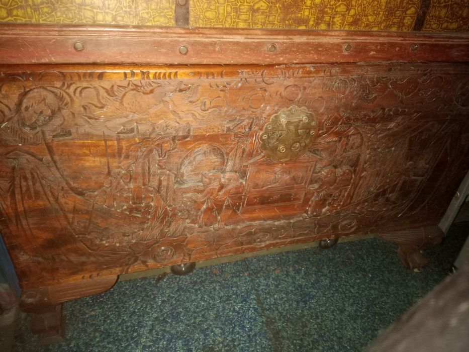 Arca antiga de canfora