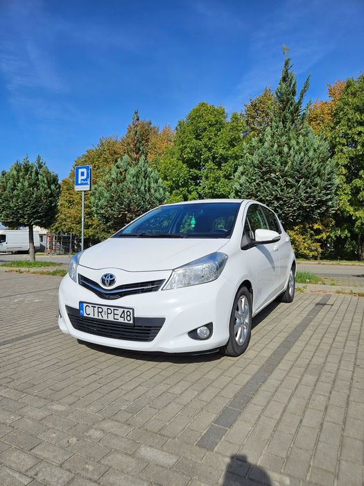 Toyota Yaris, Bluetooth, CarPlay, Kamera Cofania