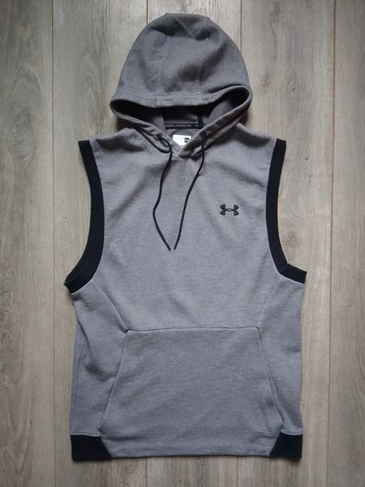 Under Armour рр М оригинал жилетка худи футболка шорты