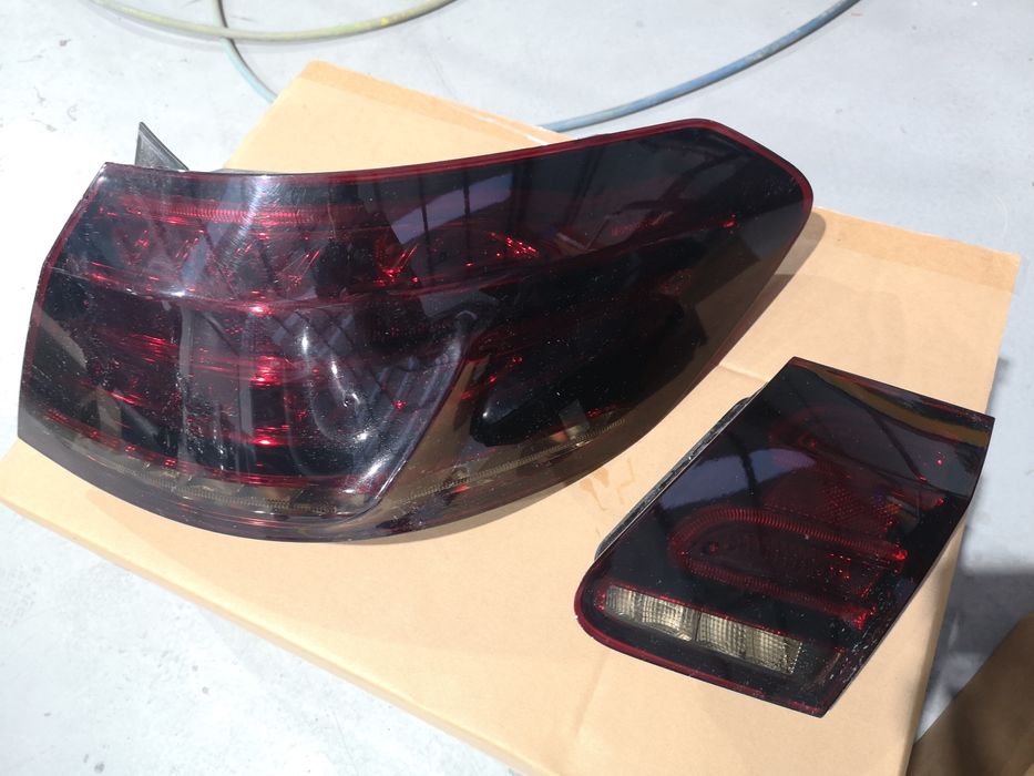 Farolins tras do Mercedes E300