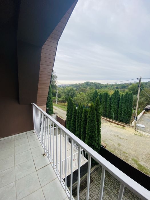 Оренда будинку 4+ кімнат