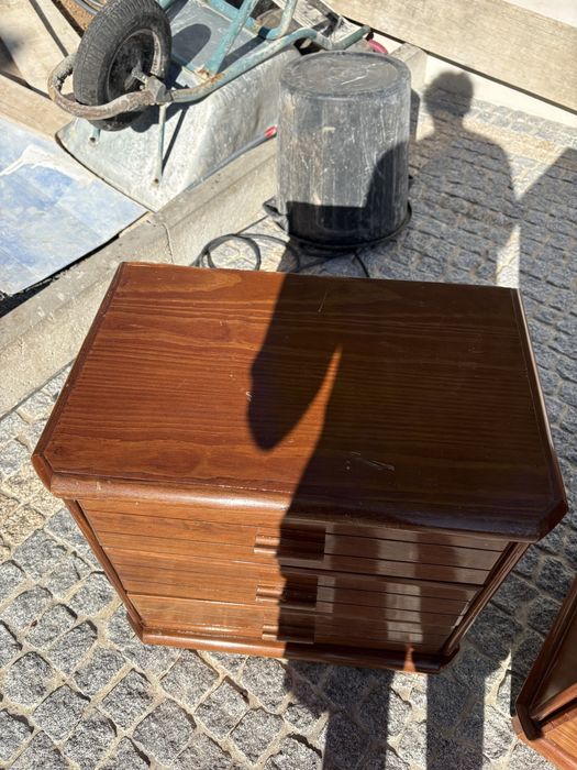 Conjunto cómoda e mesas de cabeceira