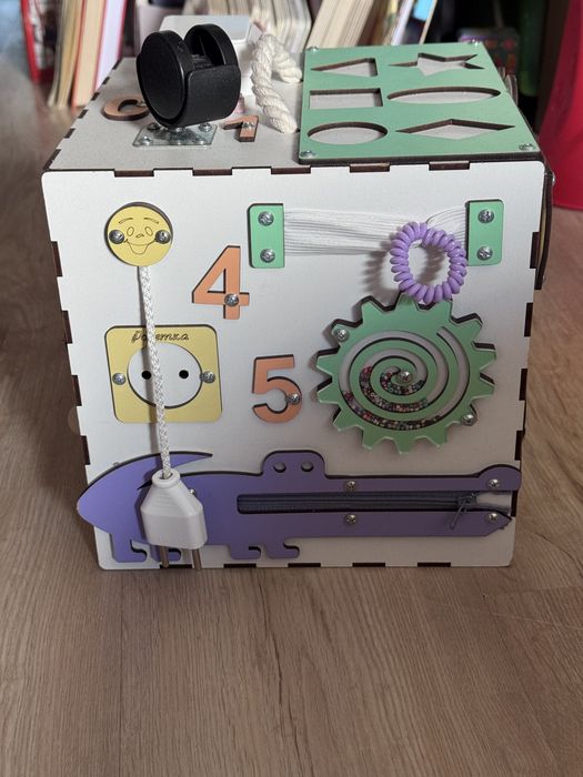 Розвиваючий бізікуб для дітей Busy Cube