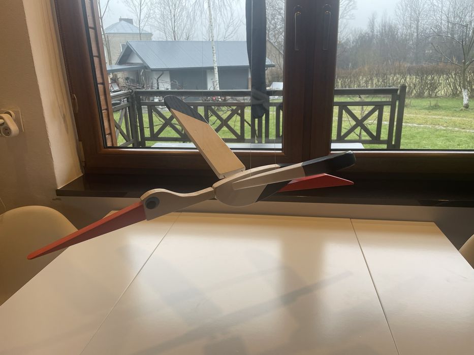 Drewniany latający bocian dla dzieci