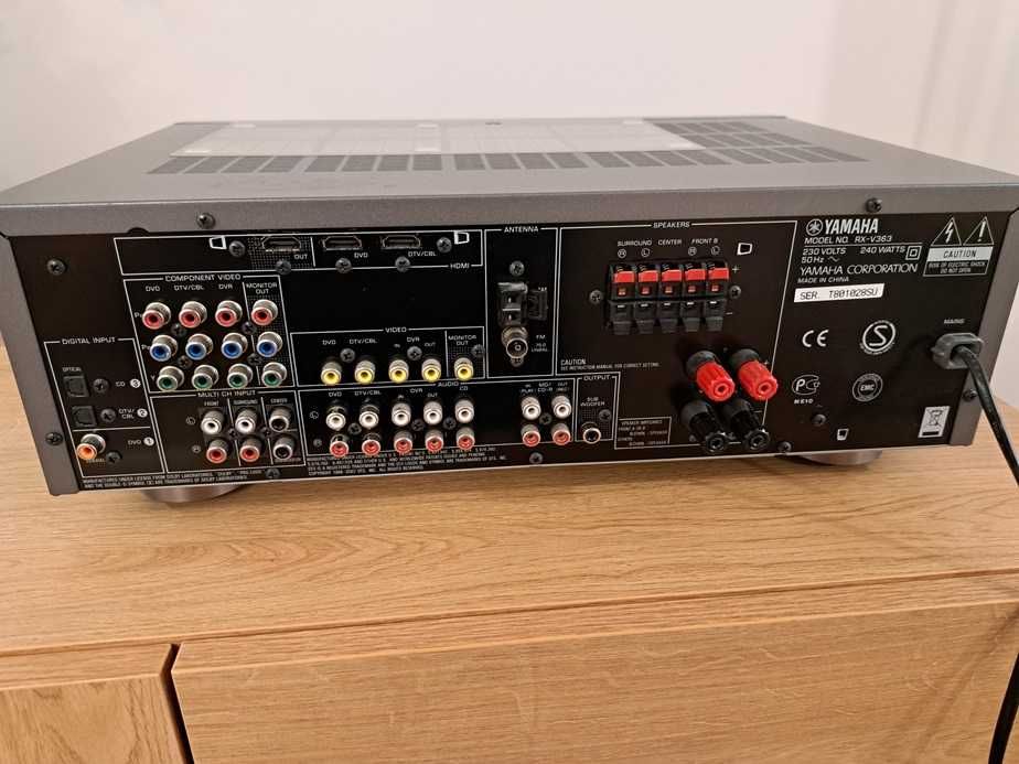 Zestaw kina domowego, amplituner Yamaha RX-V363, kolumny, subwoofer
