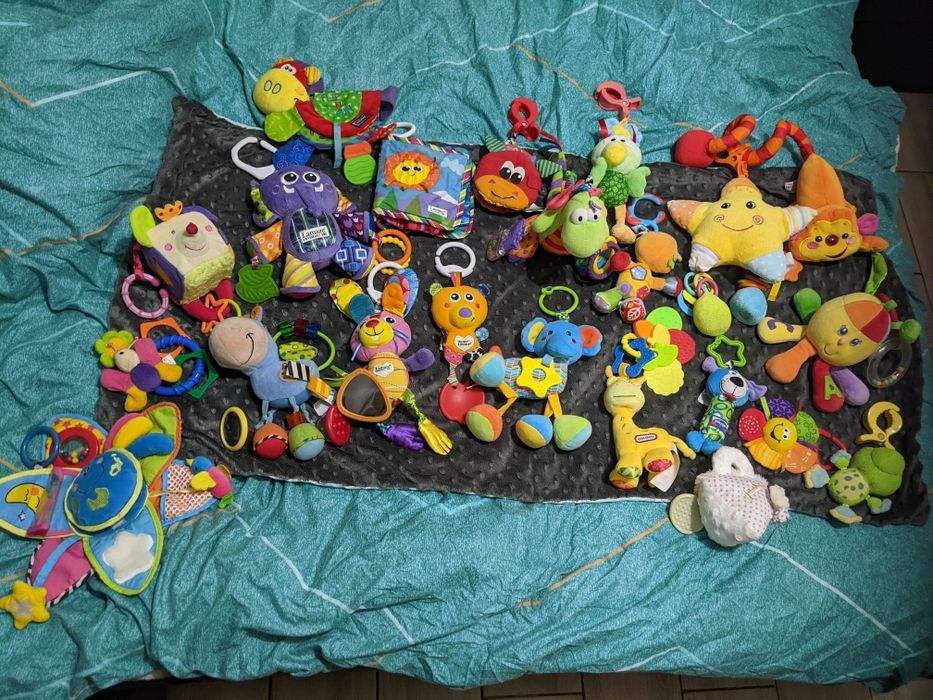 Дитячі іграшки для найменших)