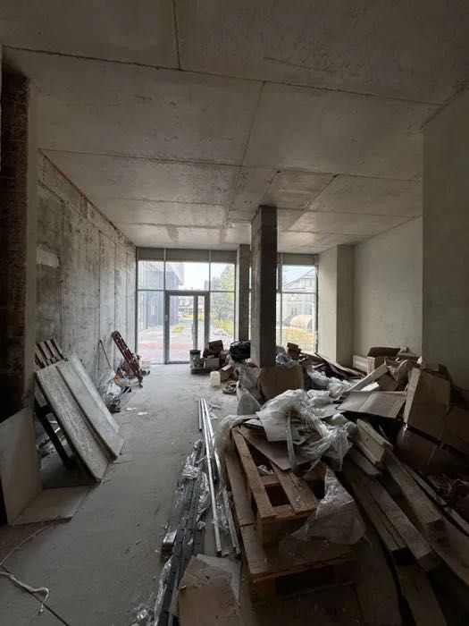 Оренда фасадного комерційного приміщення в ЖК Замарстинівська 134 а