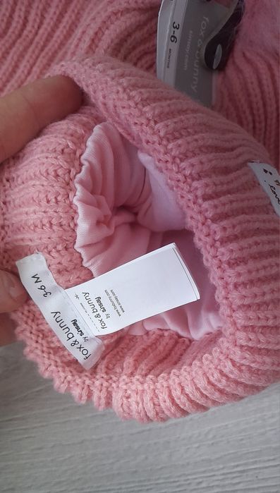 Шапка для дівчинки нова на 3-6 міс, буде довше