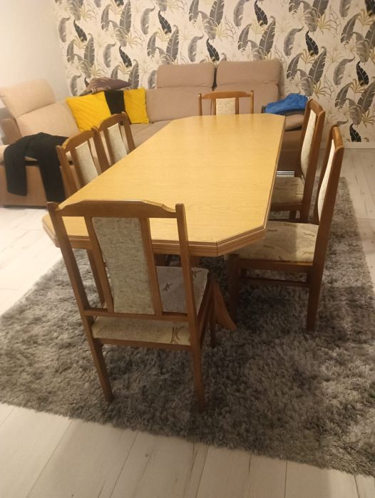 Duzy drewniany rozsuwany stol + 6 krzeseł