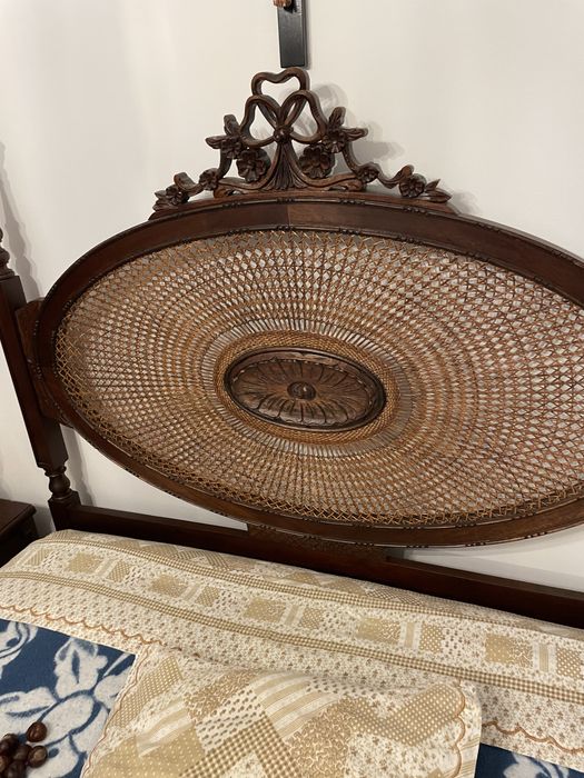 Cama de Casal - Cabeceira da Cama em Palhinha