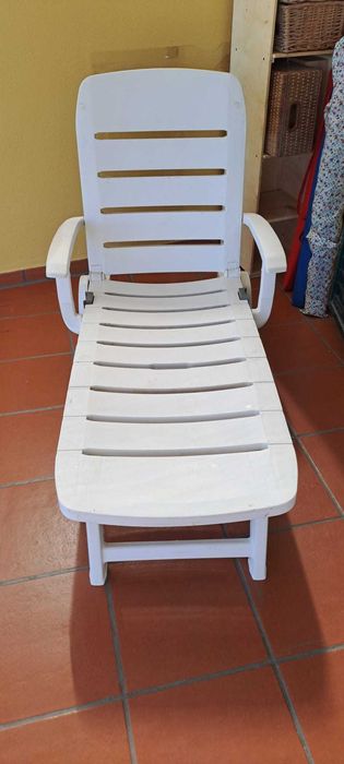 Cadeira de Praia em Plástico – Dobrável e Resistente