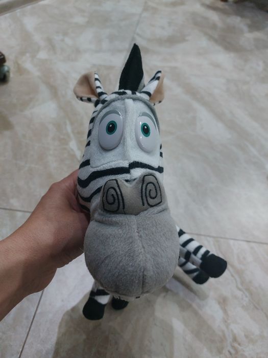 М'які іграшки з мультфільму Мадагаскар.