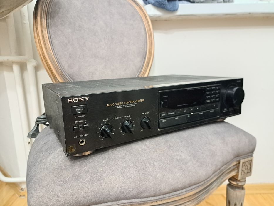 Amplituner Sony STR-AV320
Jest to centrum sterowania audio/wideo (Audi