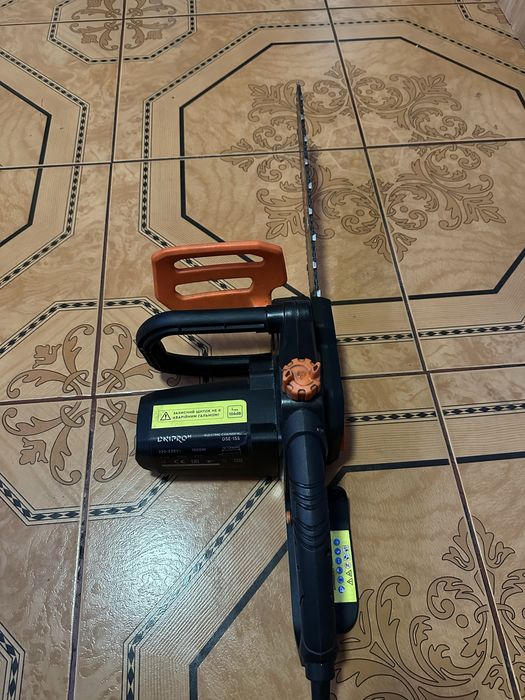 Електропила ланцюгова Дніпро М