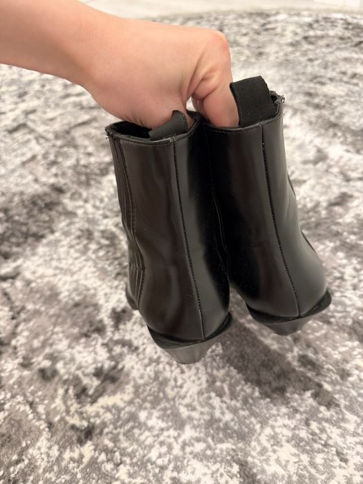 Казакі, ковбойки короткі Zara