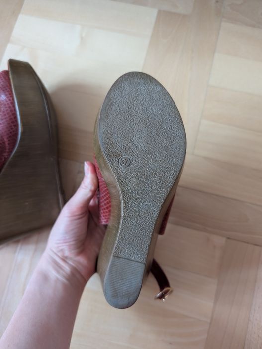 Bordowe koturny Lasocki skórzane z odkrytą piętą i palcami