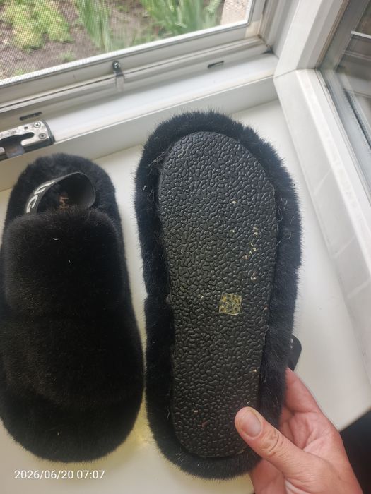 Продам меховые тапочки