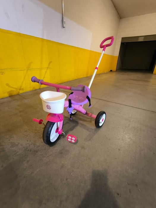 Triciclo de menina
