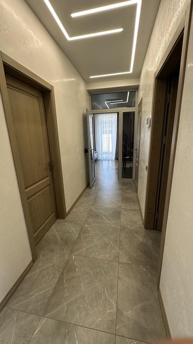 Здається чудовий 3 кімнатний Будинок на Весняному.