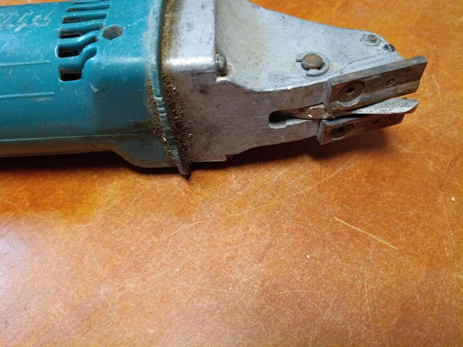 Nożyce do blachy Makita JS 1670.