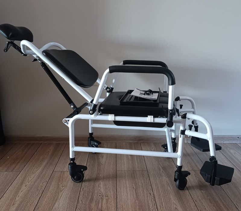 Wózek kąpielowo-toaletowy – NOWY