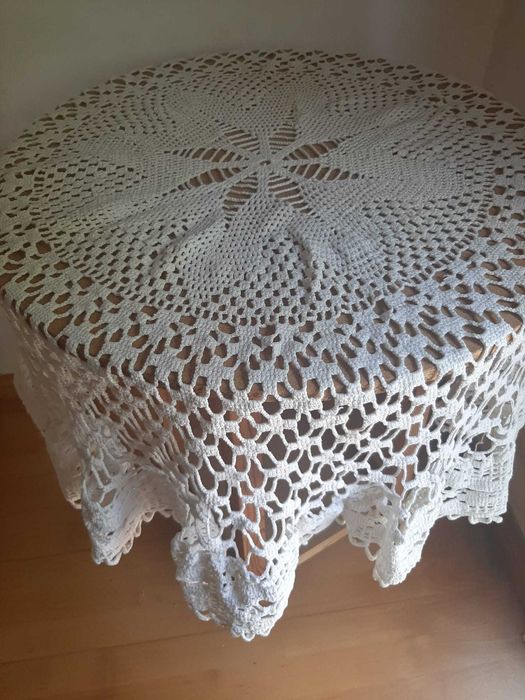 Toalha de renda branca nova