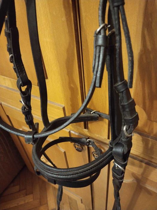 Вуздечка  з поводами упряж для коня