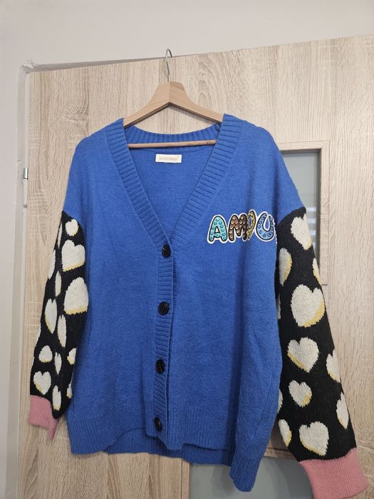 Sweter ciemno niebieski