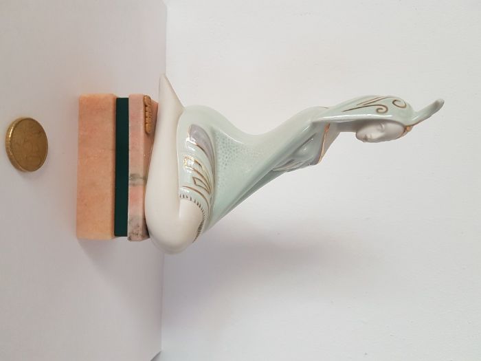 Figura de porcelana marca Galos