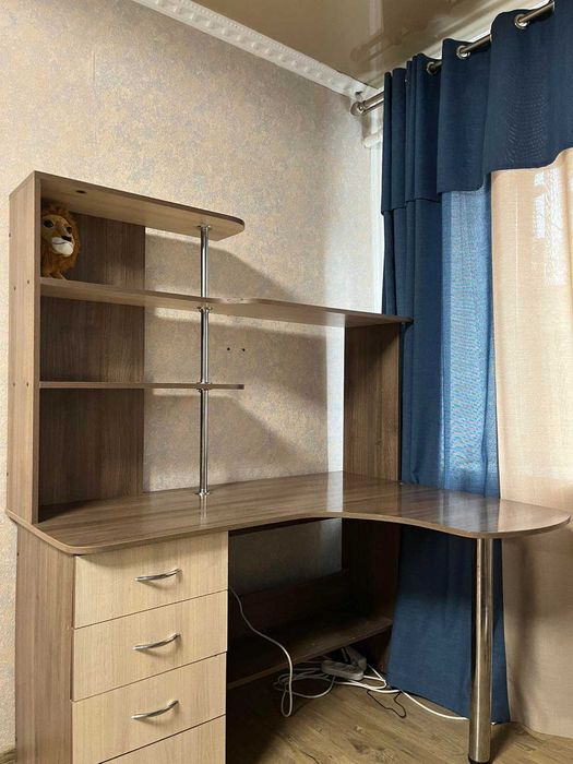 Стіл у гарному стані