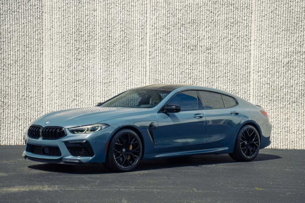 BMW M8 Competition      2022