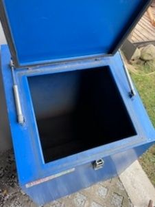 Podanik ślimakowy z zasobnikem