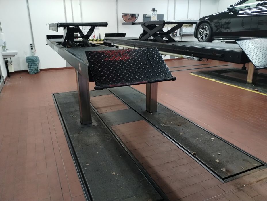 Podnośnik podposadzkowy MAHA SQUARE 3.5t kolumnowy stęplowy samochodow