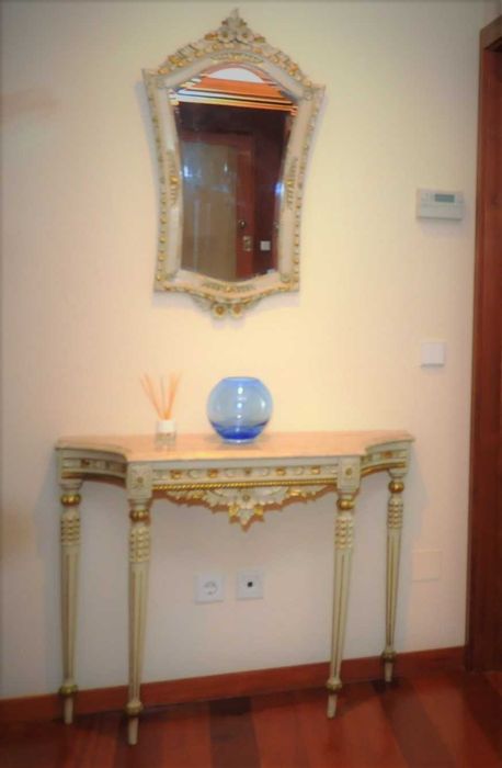 Credência estilo palaciano - Conjunto com espelho (Excelente estado)