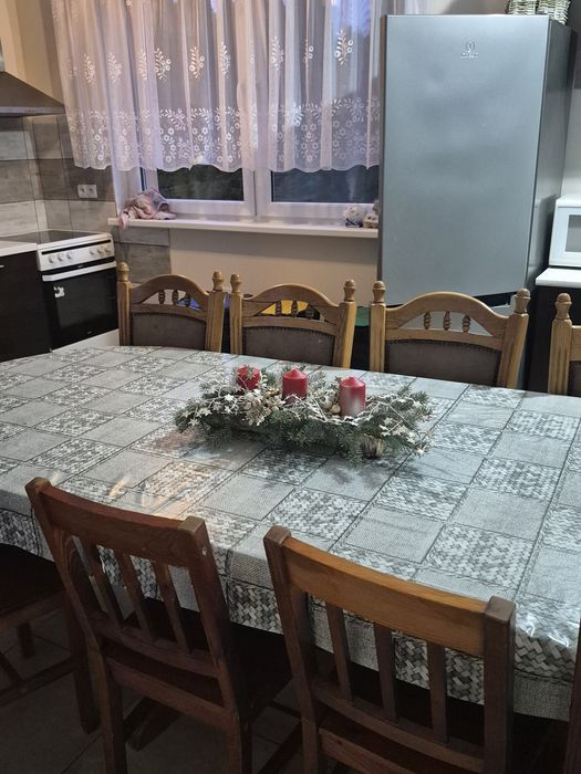 Pokoje  pod  dębem  dla  gości  I pracownikow