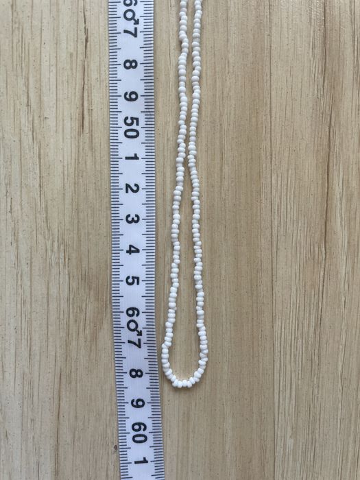 Zestaw naszyjników z drobnych koralików