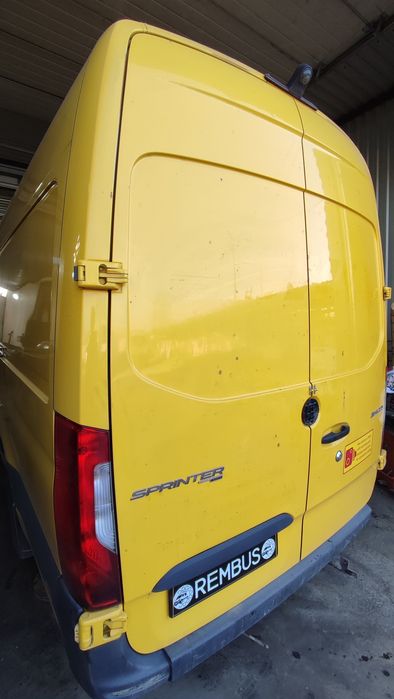 Двері задні високі Sprinter W907