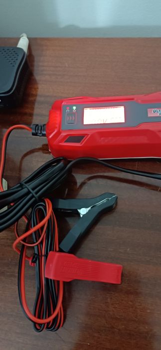 Carregador de baterias de 6/12 Volts.novo