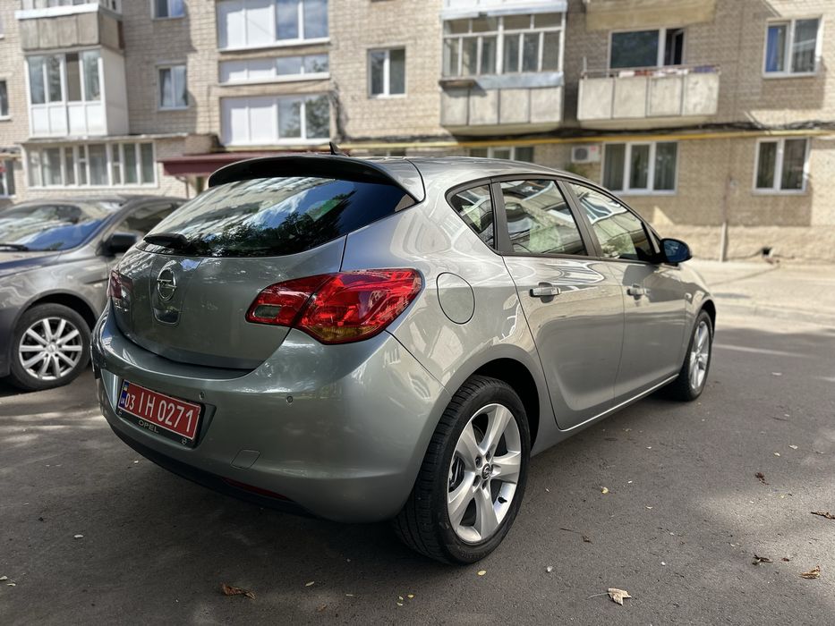Opel Astra J 2009 1.6 MPI