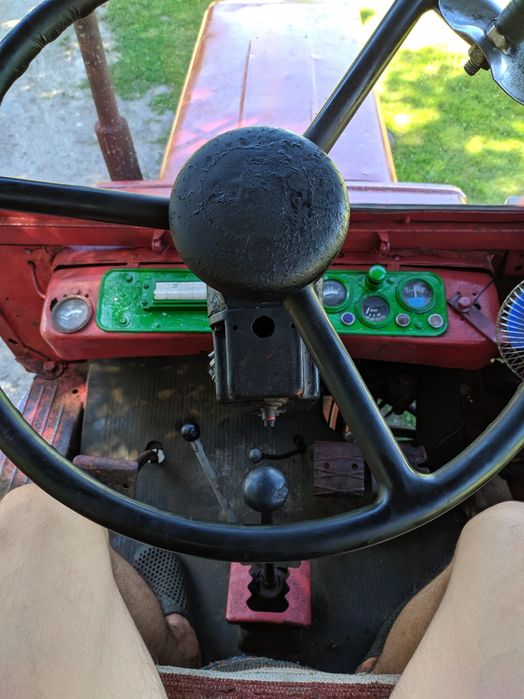 Трактор Т25 с культиватором и плугом