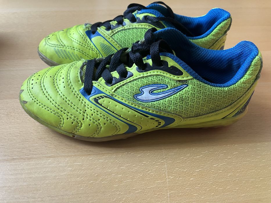 Взуття для футболу 31 розміру