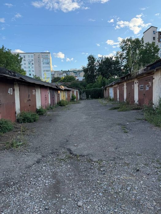 Гараж центр міста