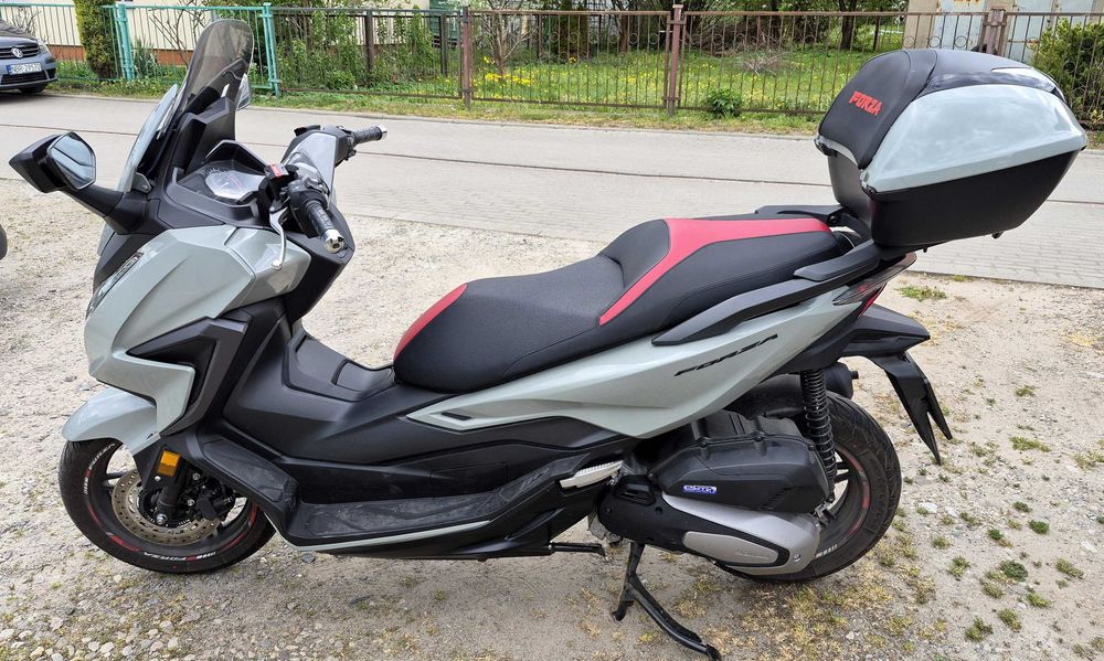 Honda NSS Forza 125AD, niski przebieg, customowe siedzisko, instrukcja serwisowa gratis