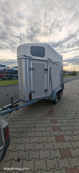 Przyczepa do przewozu koni 1350 dmc 2004r sprawna bucmanka