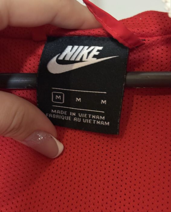 Куртка-вітровка Nike