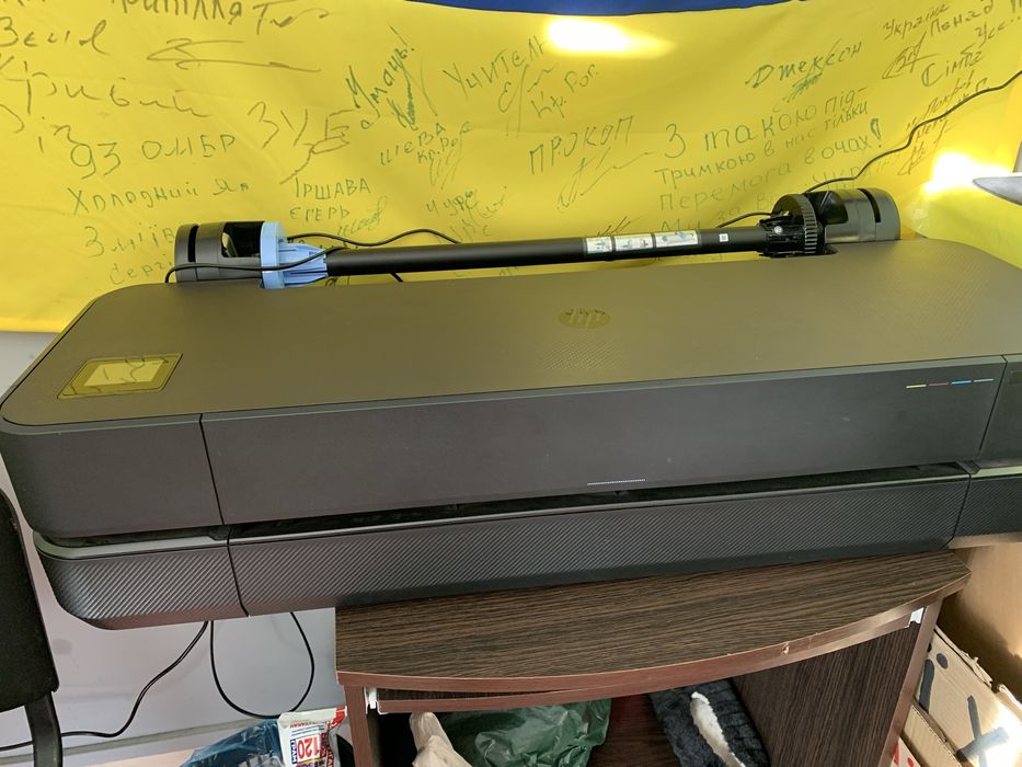 Широкоформатний принтер HP T230